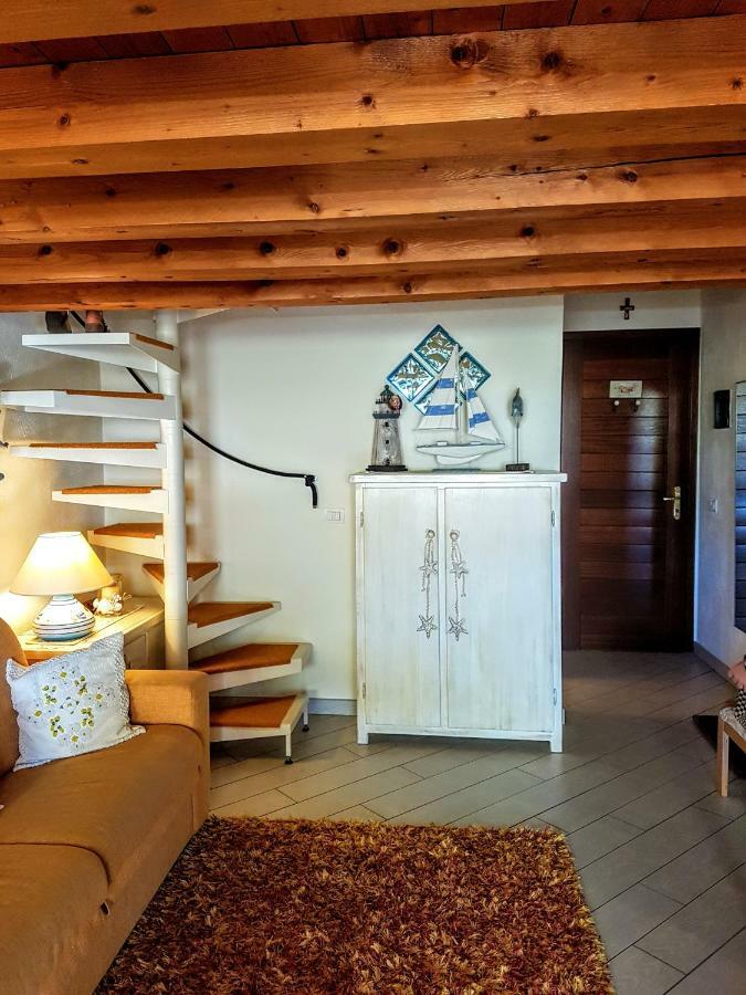 La Casa Di Chris Lägenhet Golfo Aranci Exteriör bild