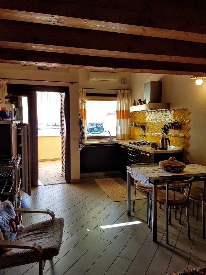La Casa Di Chris Lägenhet Golfo Aranci Exteriör bild